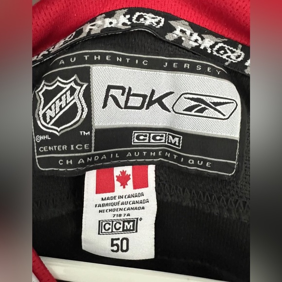 🔥Jonathan Toews Black 2015 Stanley Cup Blackhawks Authentique Reebok Jersey NWT - Picture 6 of 10